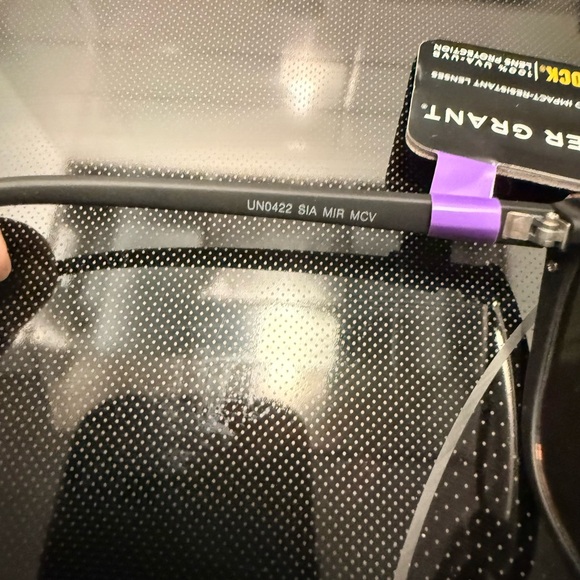 Foster Grant Sunglasses with Black Frame NWT - Picture 5 of 6